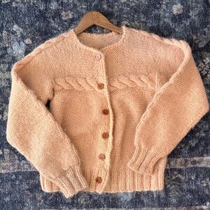 Vintage handmade yarn crotchet Women's peach Sweater